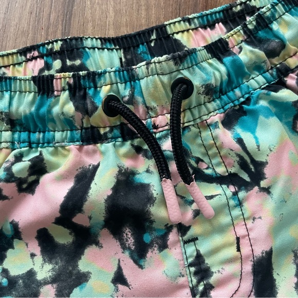 Boys Swim Trunks, Size S, Tie Dye Bathing Suit, Shorts, Art Class 6/7 - Picture 3 of 12
